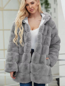 Manteau pelucheux en fausse fourrure